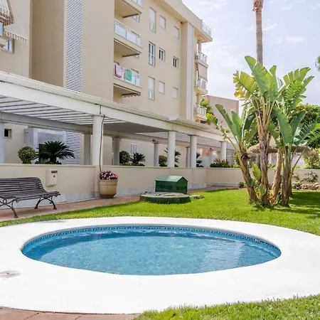 Lujo Frente Al Mar. Luxury On The Beachfront.